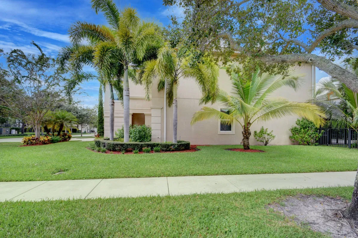 Residence photo 4