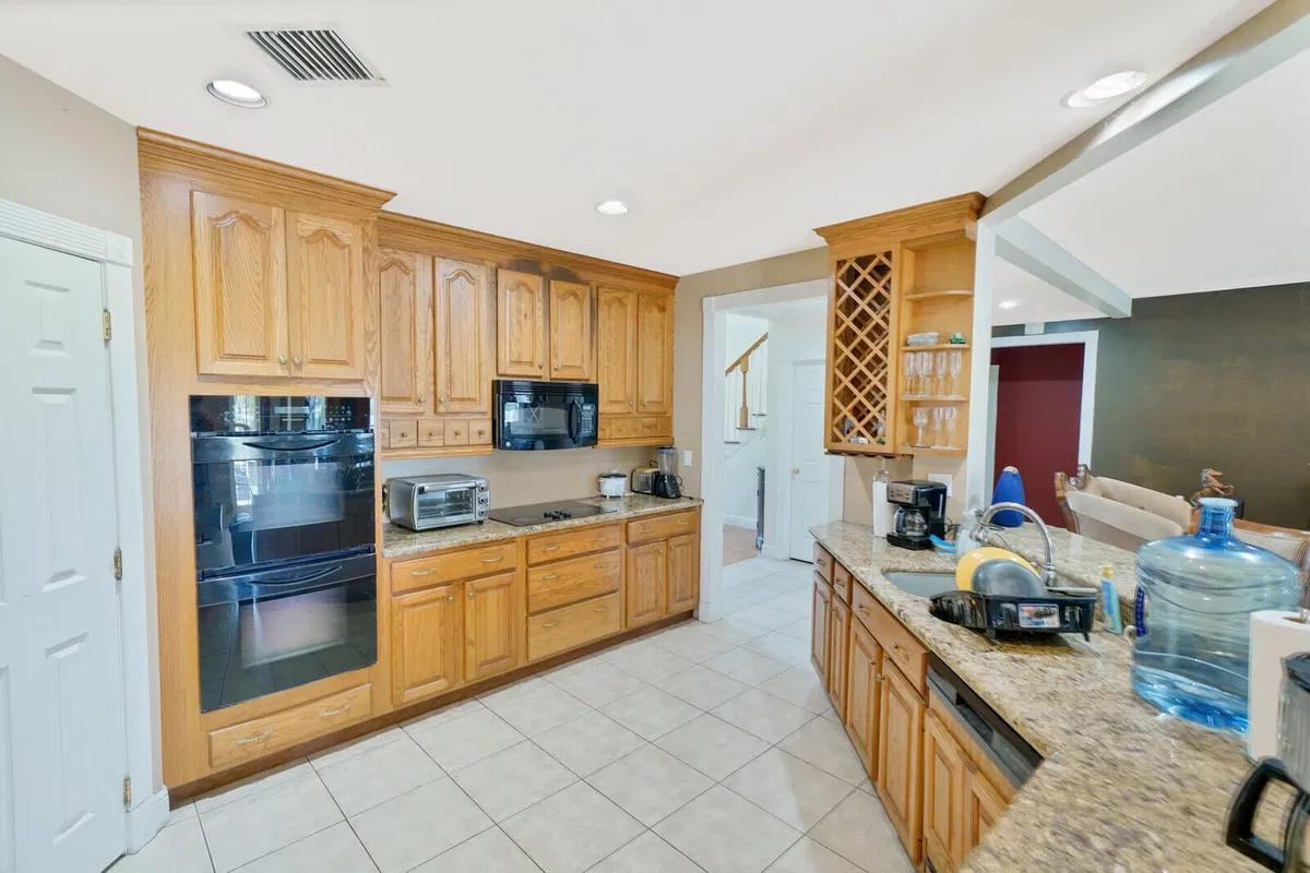  Residence photo 28