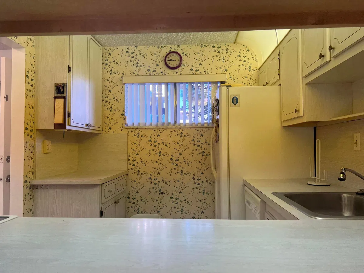Unit 103 photo 7