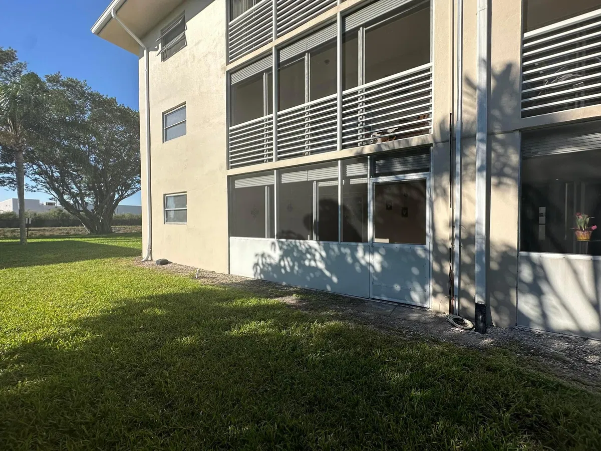 Unit 103 photo 37