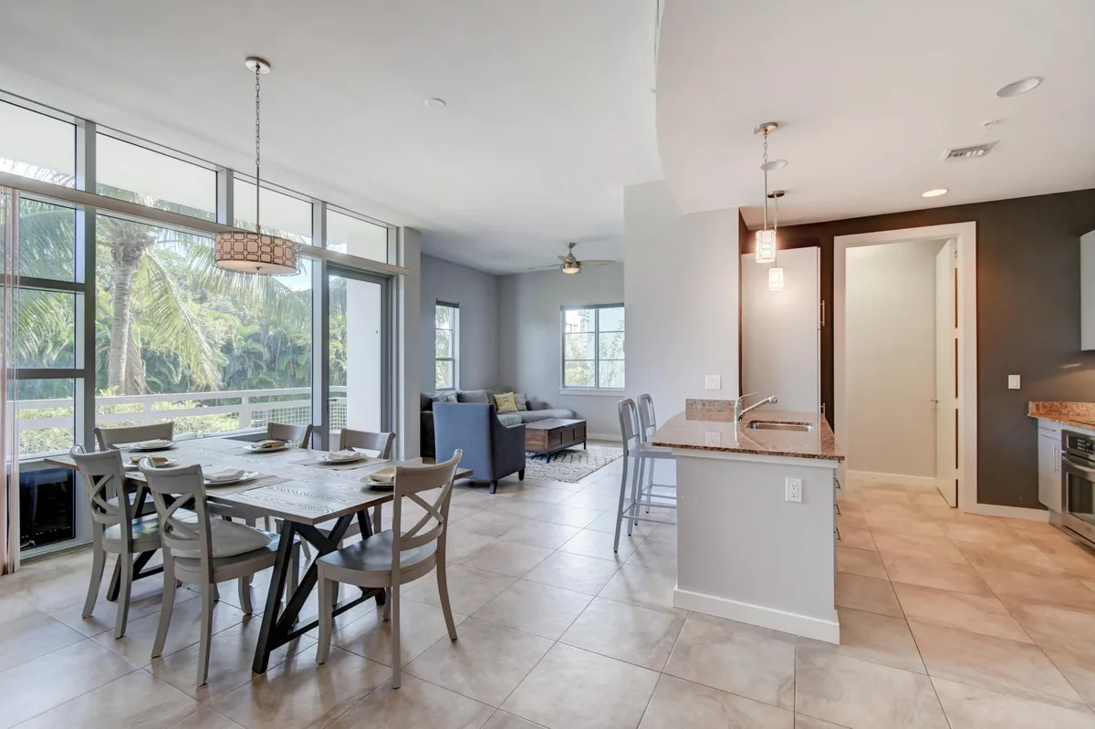 The Meridian Unit 204 photo 4