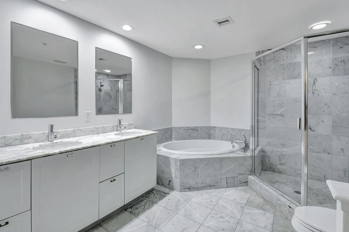 The Astor Unit 403 photo 22