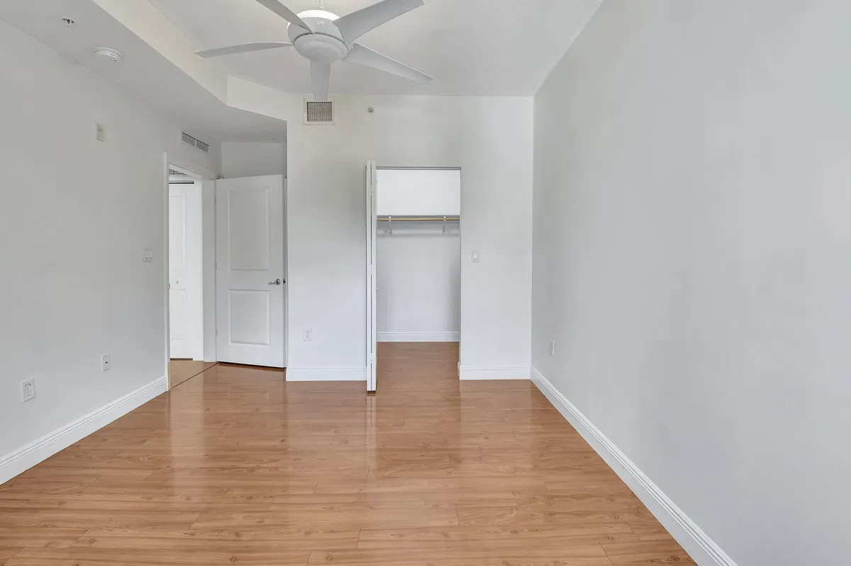 The Astor Unit 403 photo 28