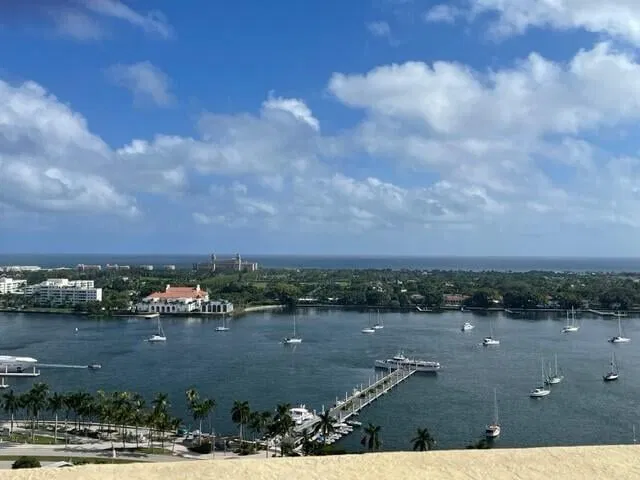 Esplanade Grande Unit 1204