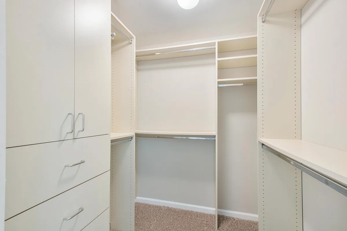 The Astor Unit 512 photo 16