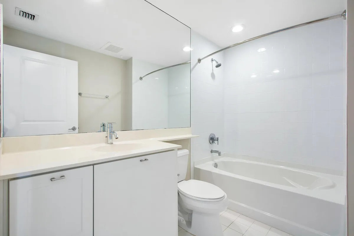The Astor Unit 512 photo 19