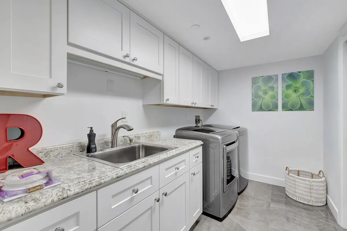  Unit 403 photo 61