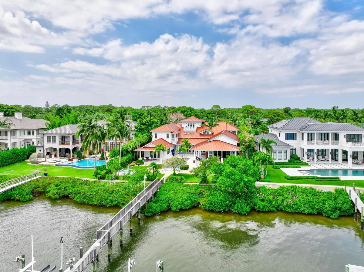 Pennock Point Residence