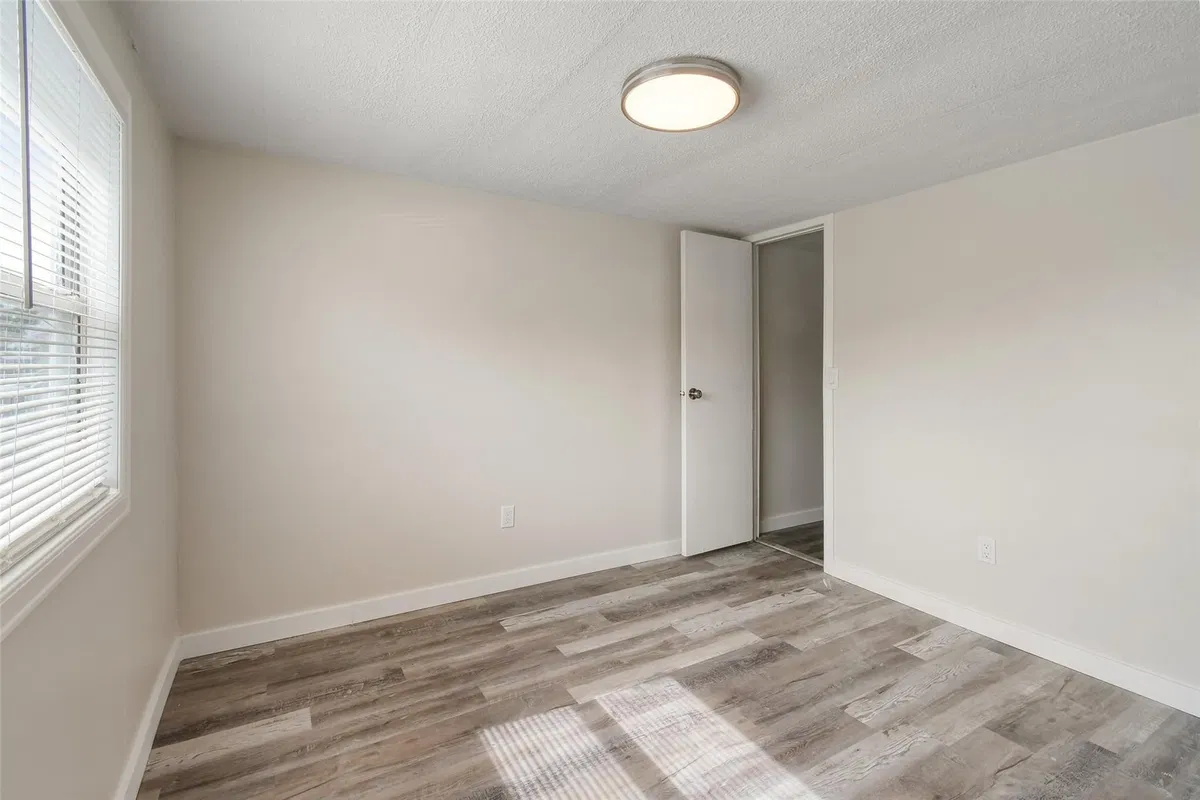 Residence photo 16