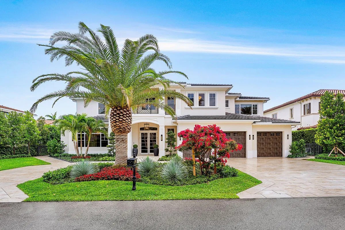 Royal Palm Yacht and Country Club Residence photo 4