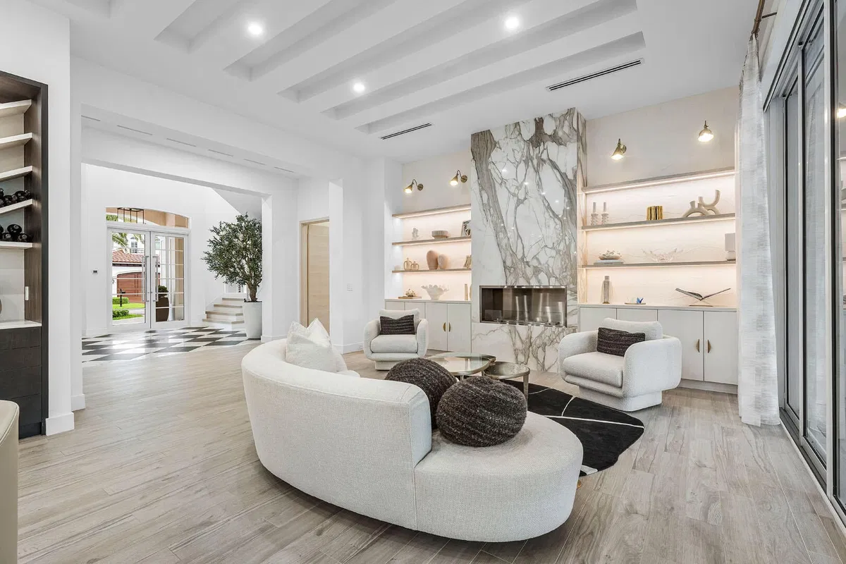 Royal Palm Yacht and Country Club Residence photo 10