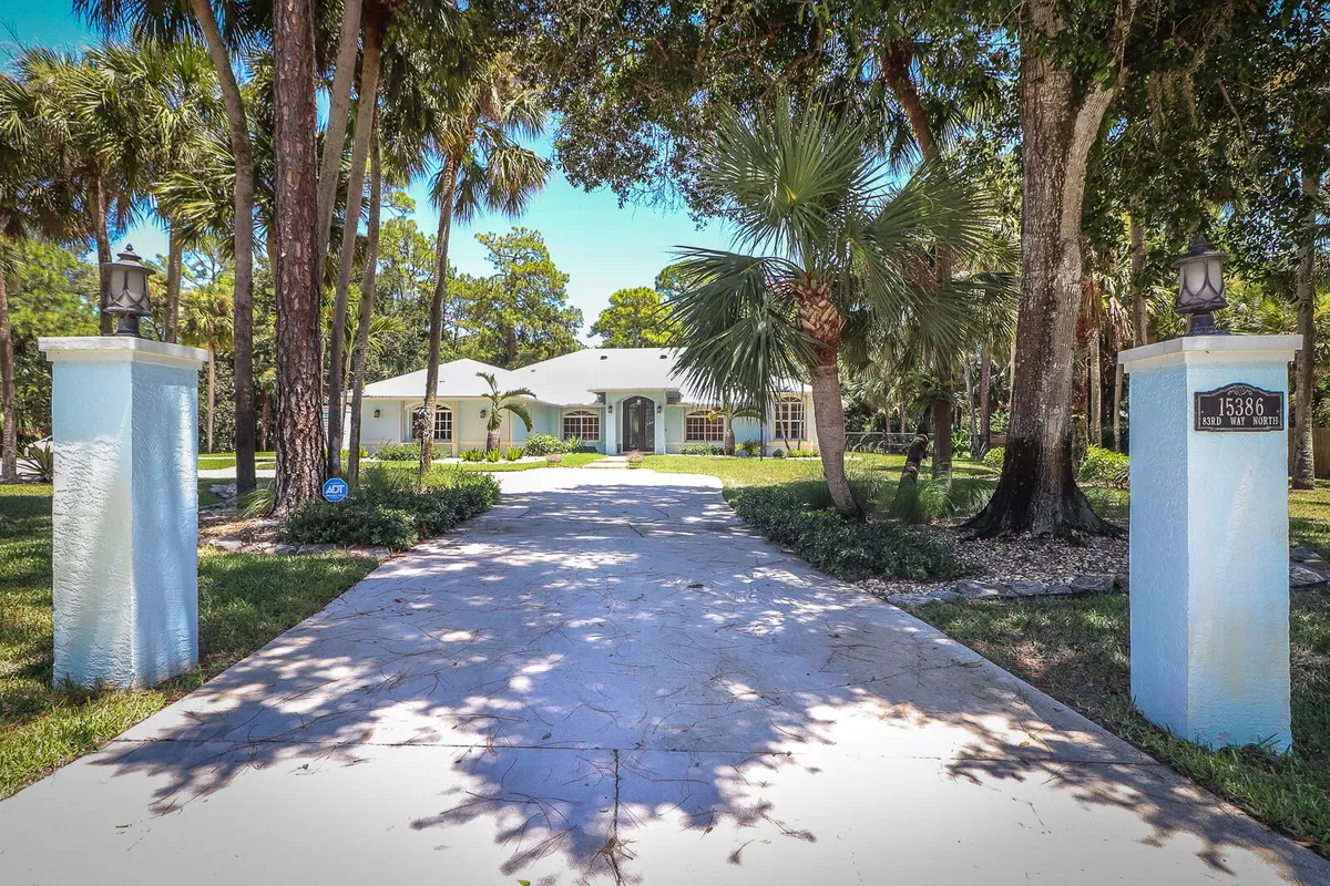 Residence photo 43