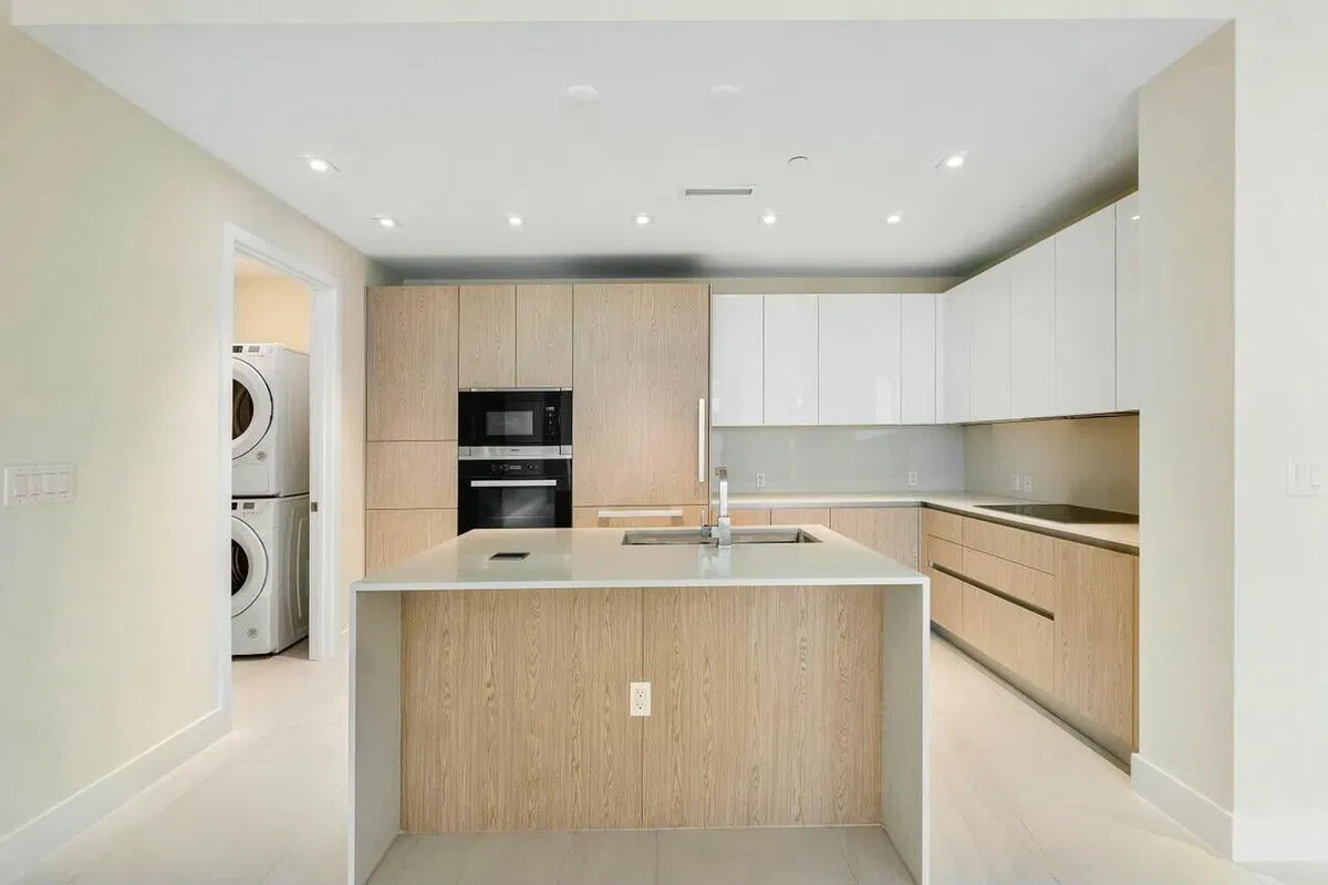 Amrit Ocean Resort & Residences Unit H-1610 photo 10
