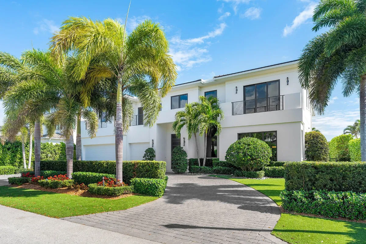 Royal Palm Yacht and Country Club Residence photo 4