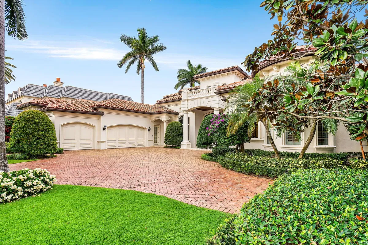 Royal Palm Yacht and Country Club Residence photo 4