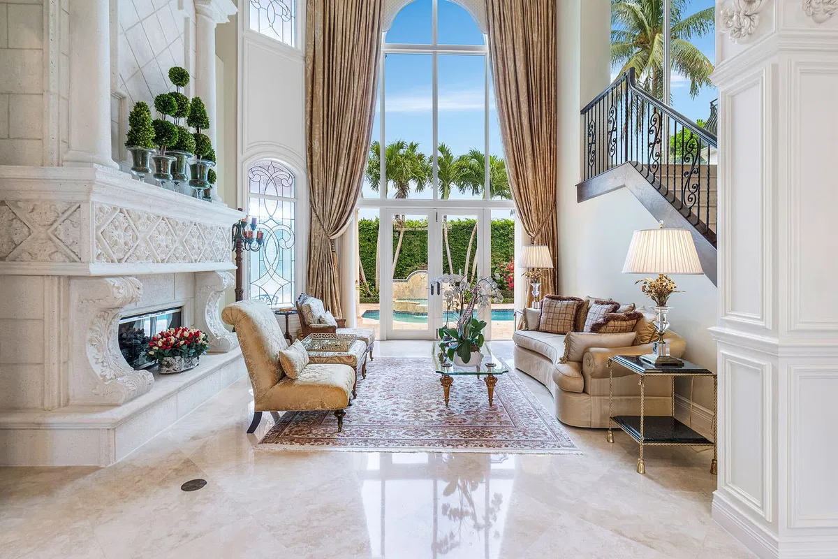 Royal Palm Yacht and Country Club Residence photo 7