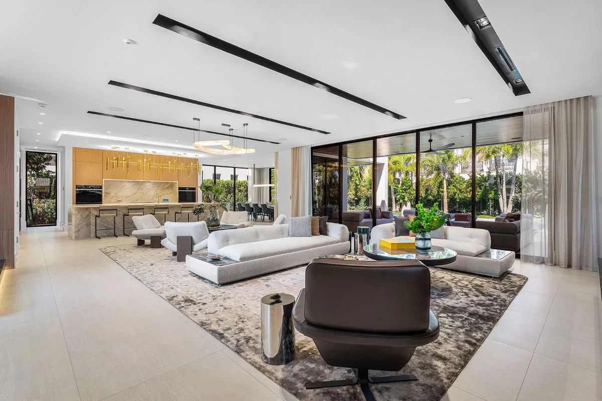 Royal Palm Yacht and Country Club Residence photo 13