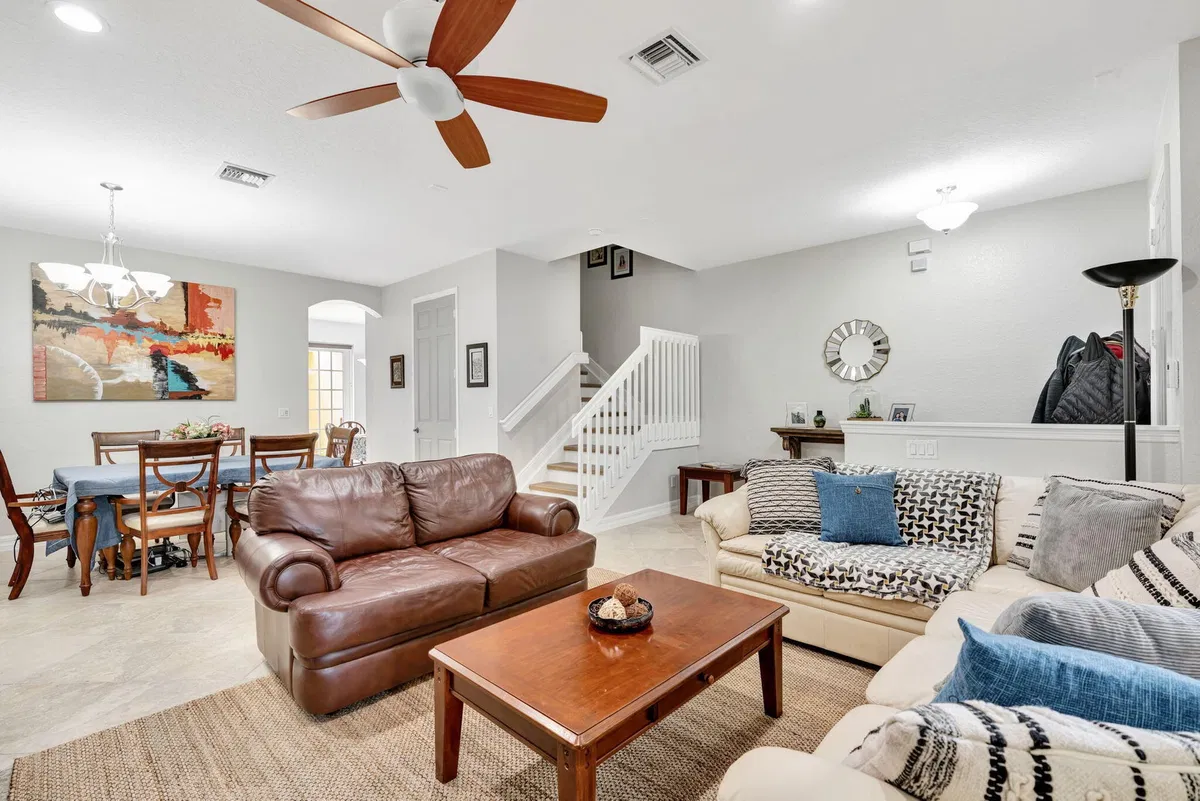 Canterbury Place Residence photo 7