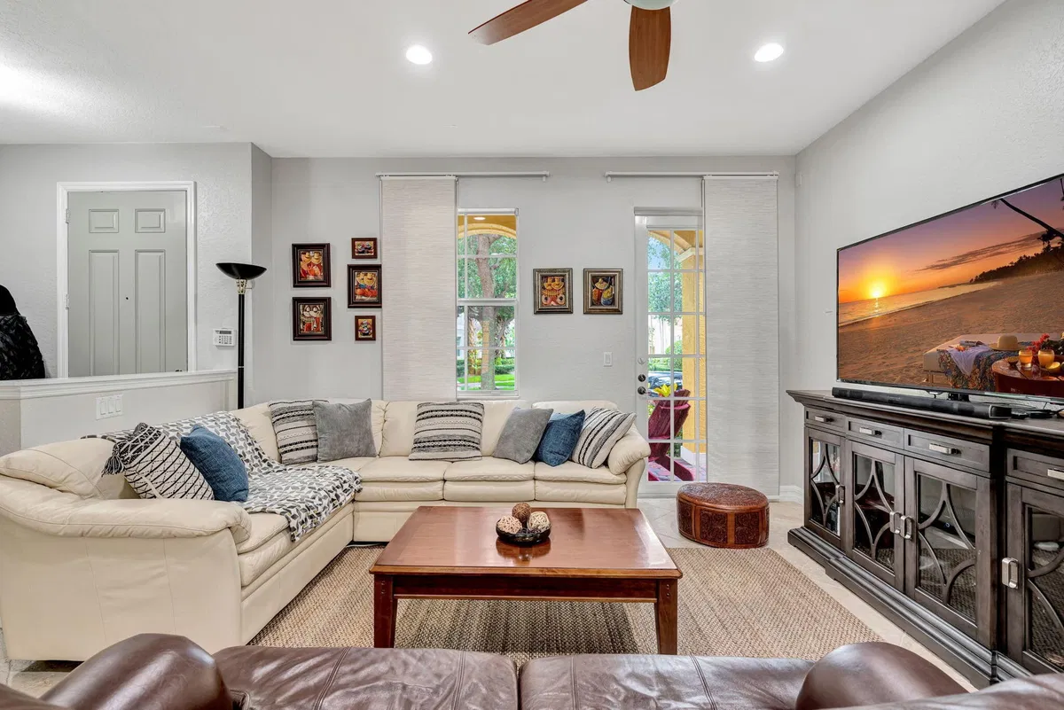Canterbury Place Residence photo 10