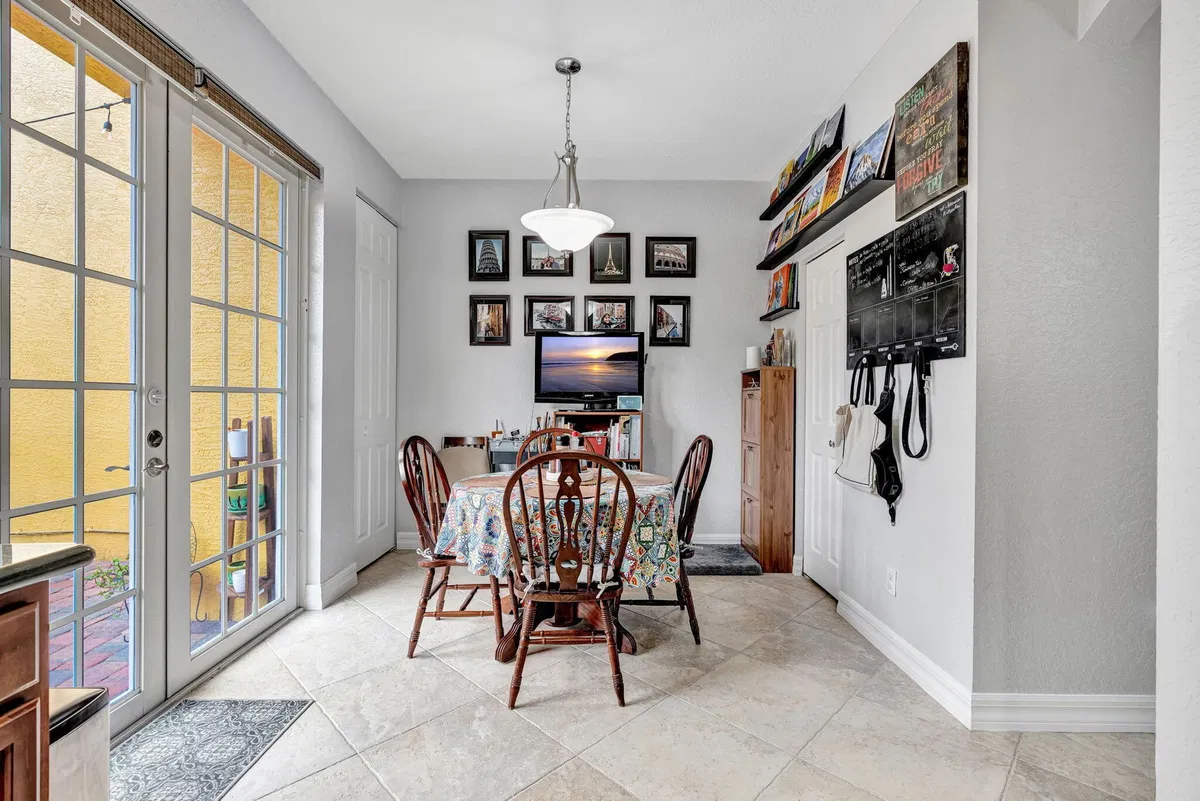 Canterbury Place Residence photo 16