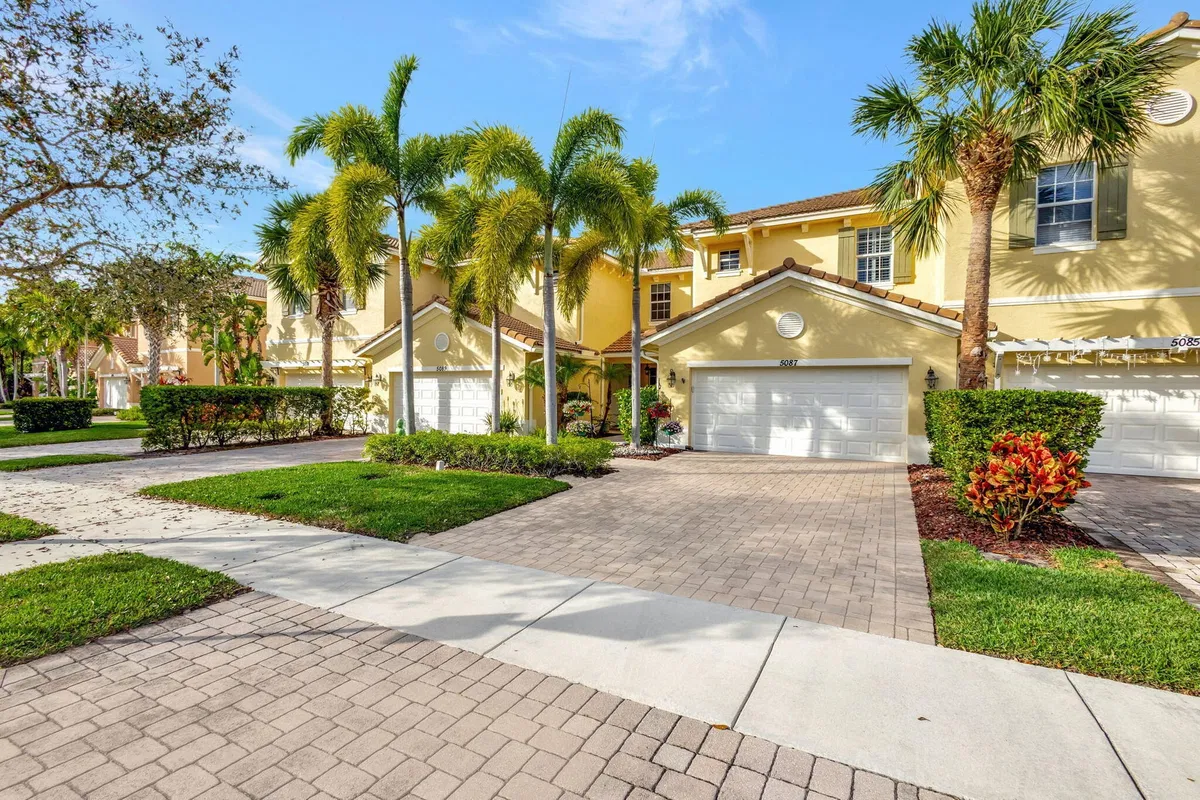 Paloma Palm Beach Gardens Residence