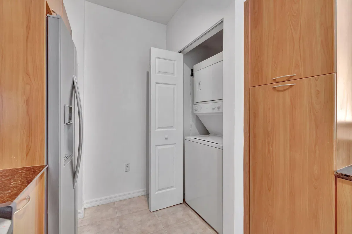 Unit 505 photo 10