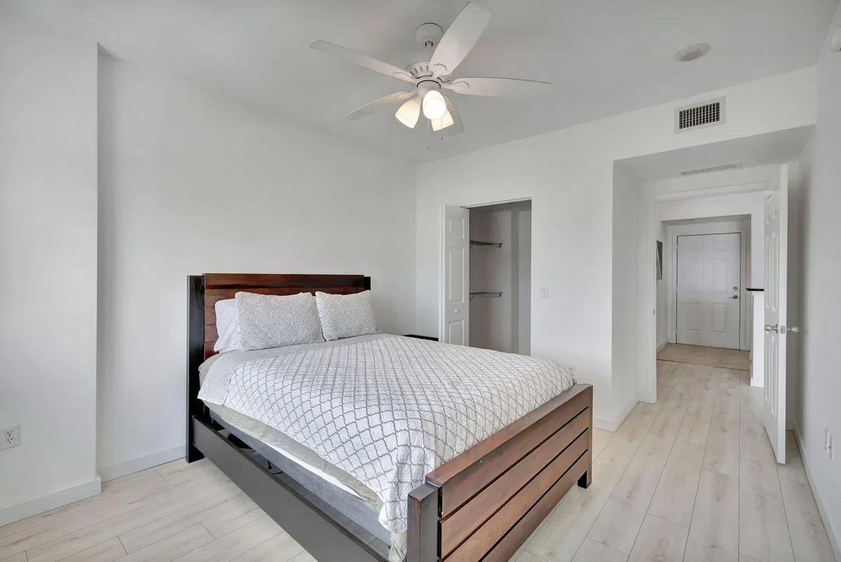 Unit 505 photo 13