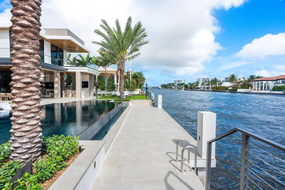 Royal Palm Yacht and Country Club Residence photo 28