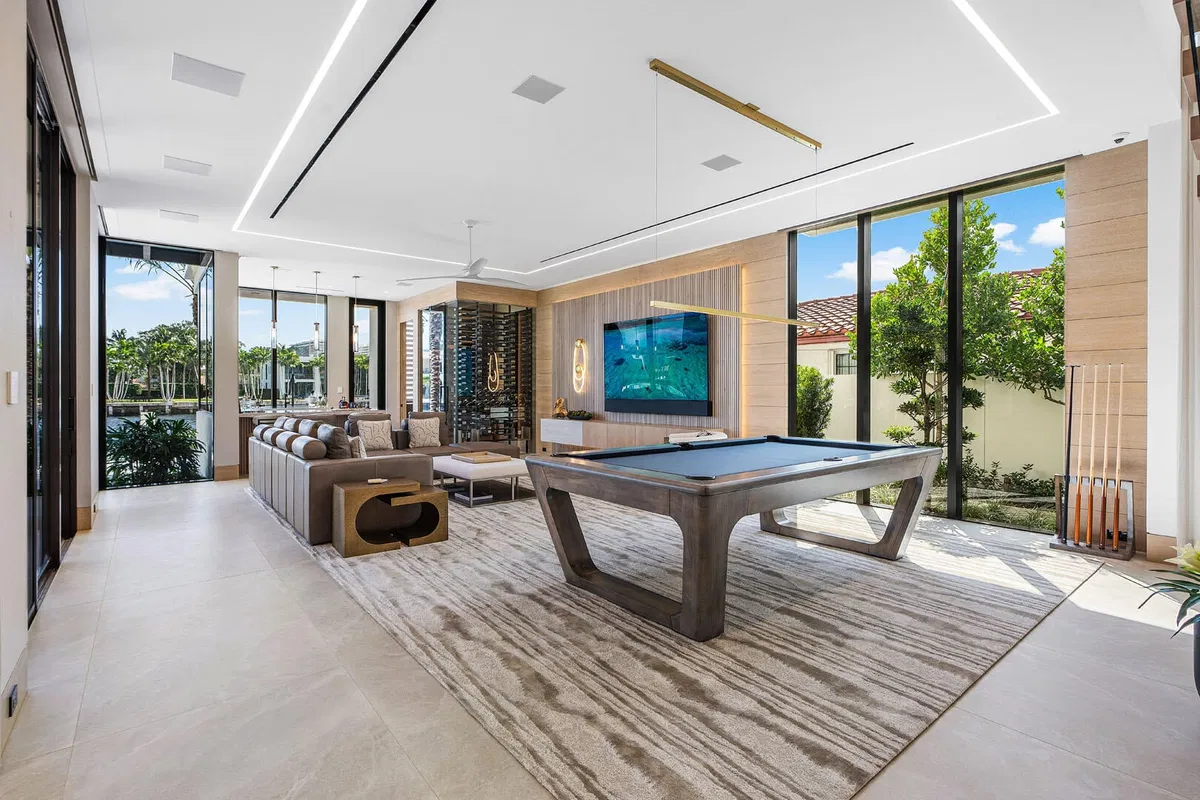 Royal Palm Yacht and Country Club Residence photo 31