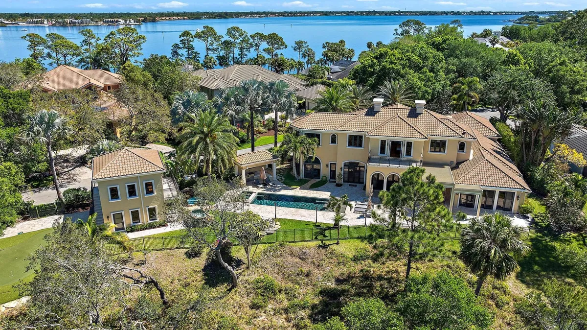 Harbour Ridge Residence