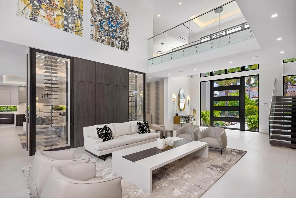 Royal Palm Yacht and Country Club Residence photo 10