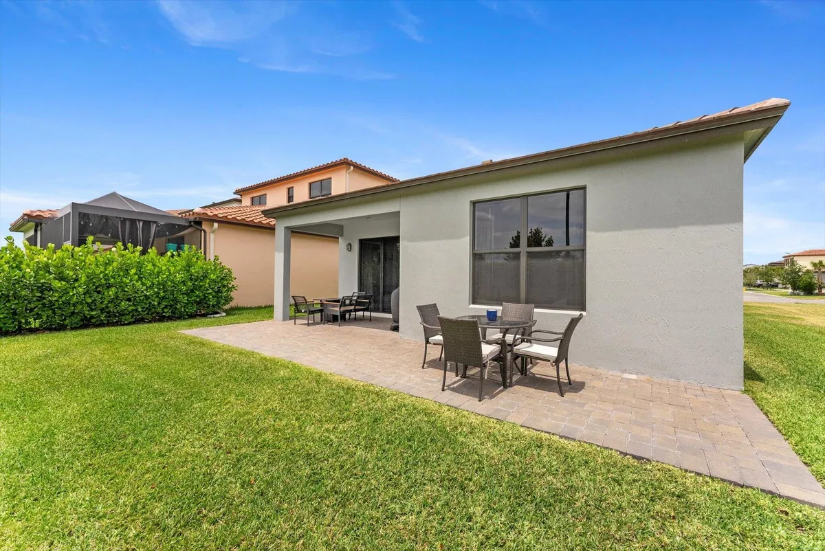 Residence photo 19