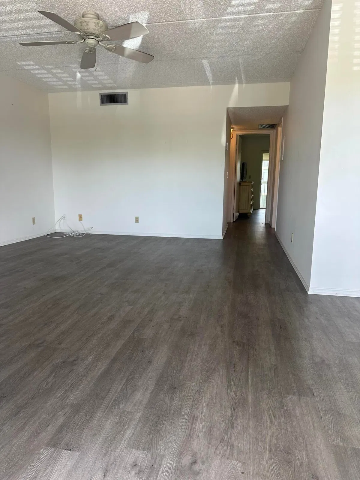Unit 217 photo 4