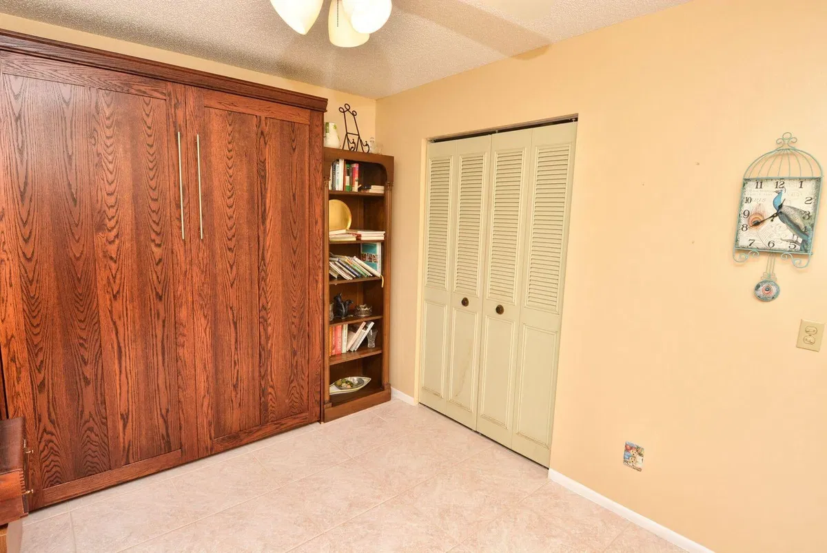 Unit 1701 photo 22