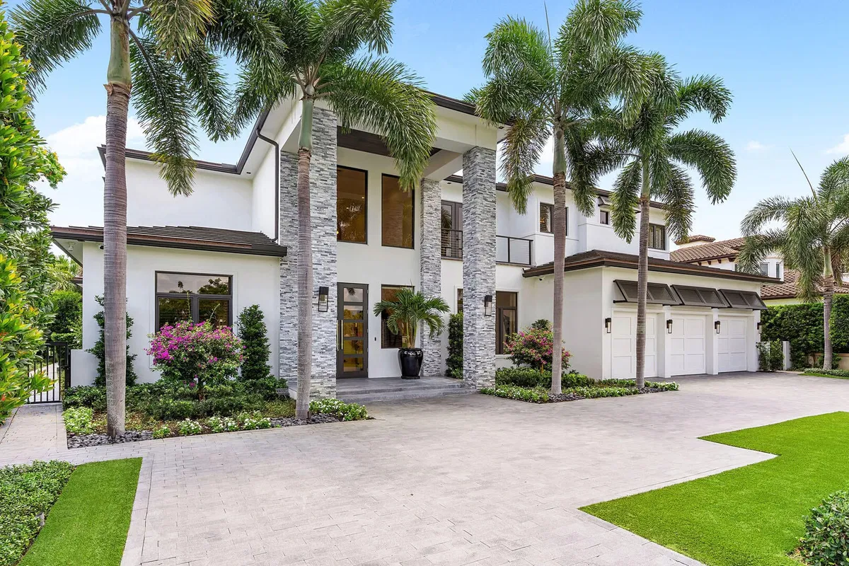 Royal Palm Yacht and Country Club Residence photo 4
