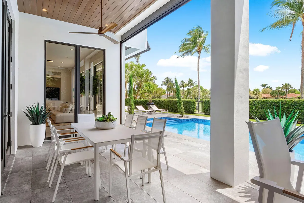 Royal Palm Yacht and Country Club Residence photo 25