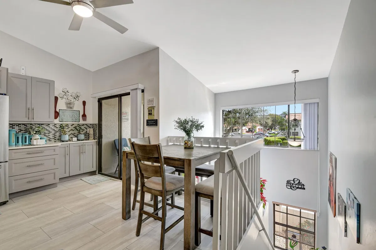 Unit 204 photo 7