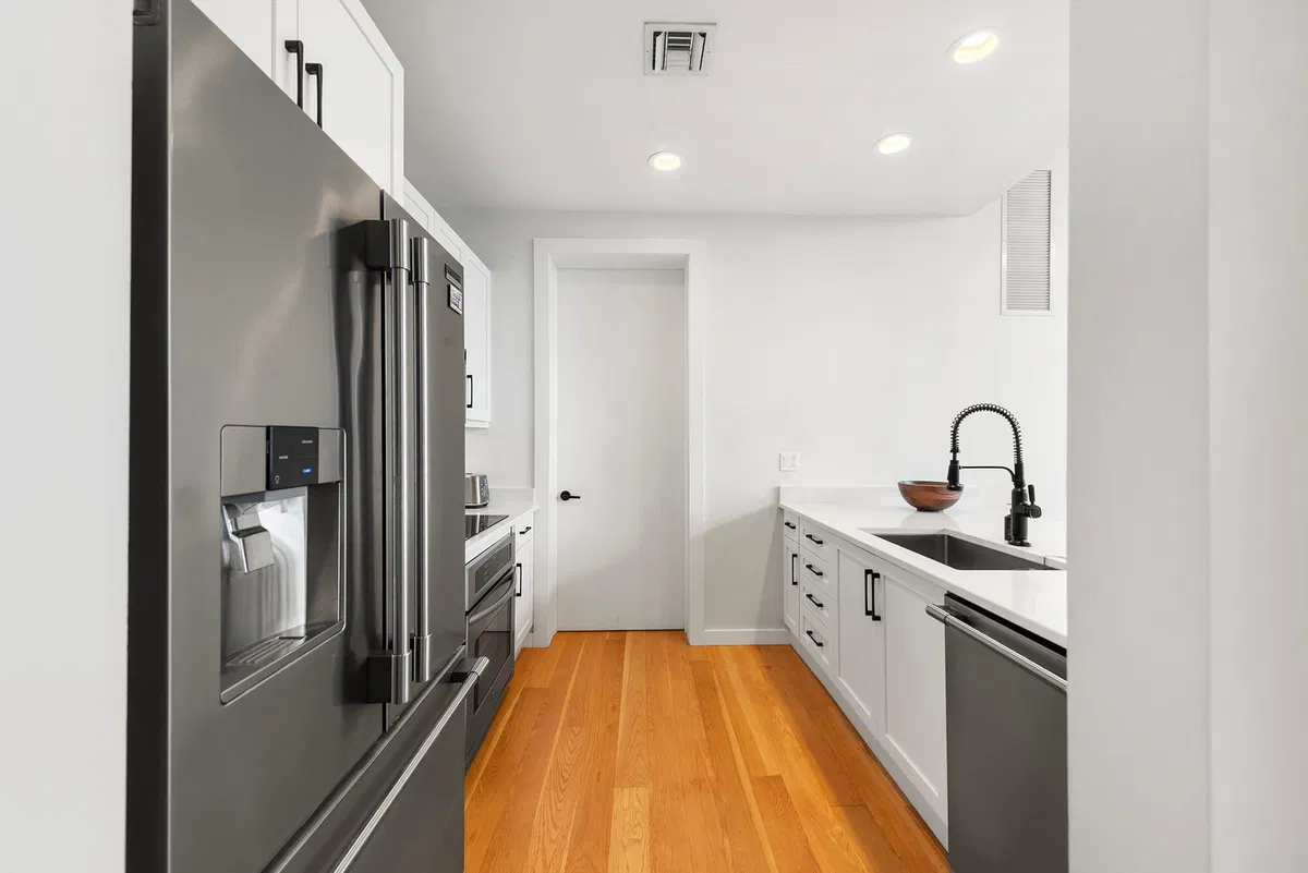 The Meridian Unit 405 photo 4