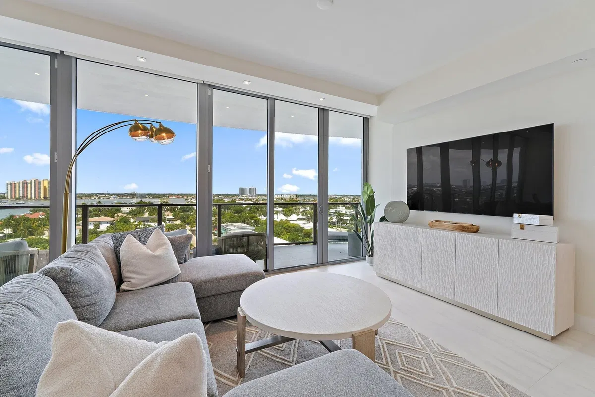 Amrit Ocean Resort & Residences Unit 906 photo 7