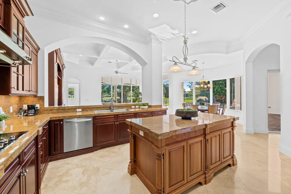 Boca Bath & Tennis Residence photo 10