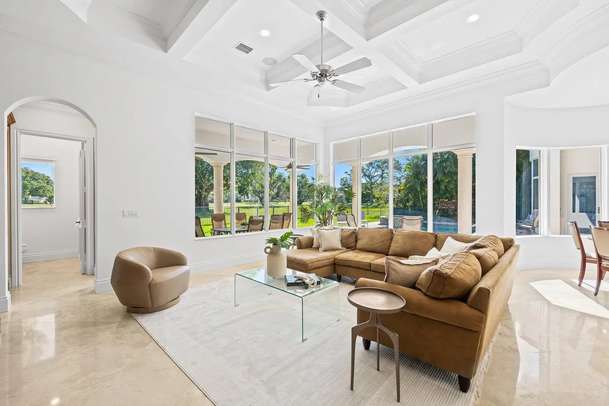 Boca Bath & Tennis Residence photo 13