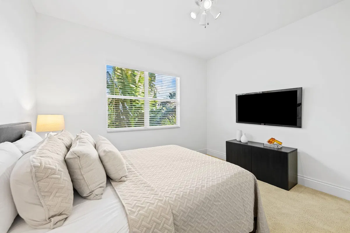 Boca Bath & Tennis Residence photo 40