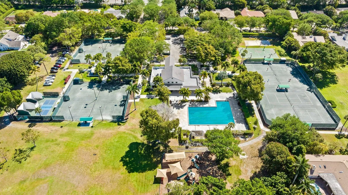 Boca Bath & Tennis Residence photo 58