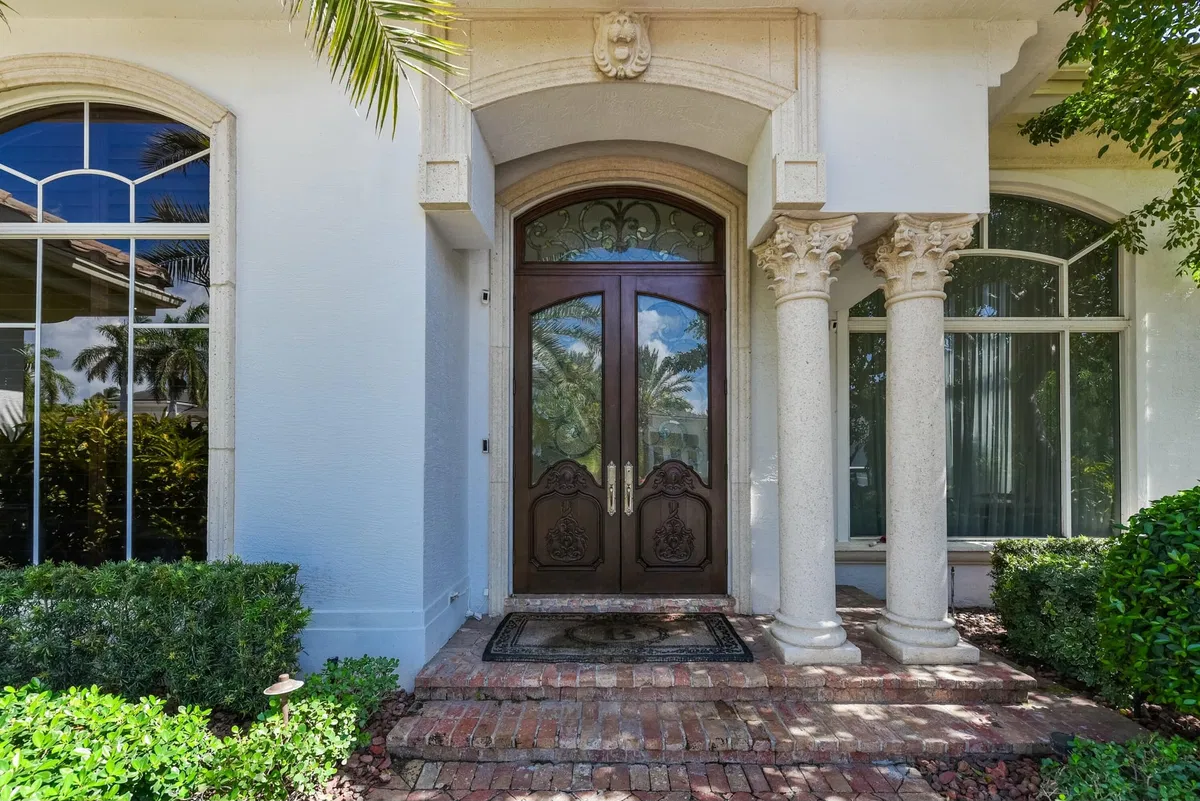 Royal Palm Yacht and Country Club Residence photo 4