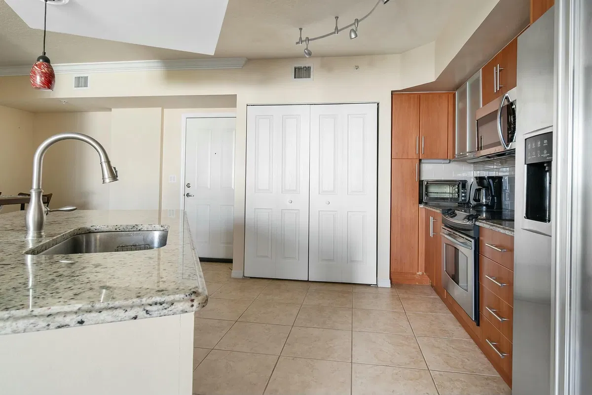 The Prado Unit 723 photo 7