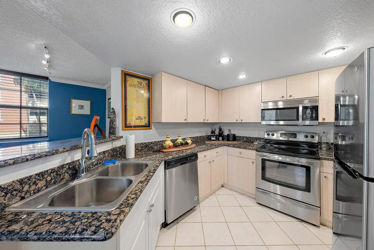 Flagler Pointe Unit 214 photo 7