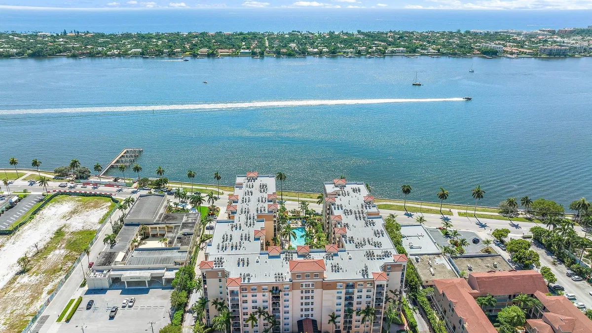 Flagler Pointe Unit 214 photo 31