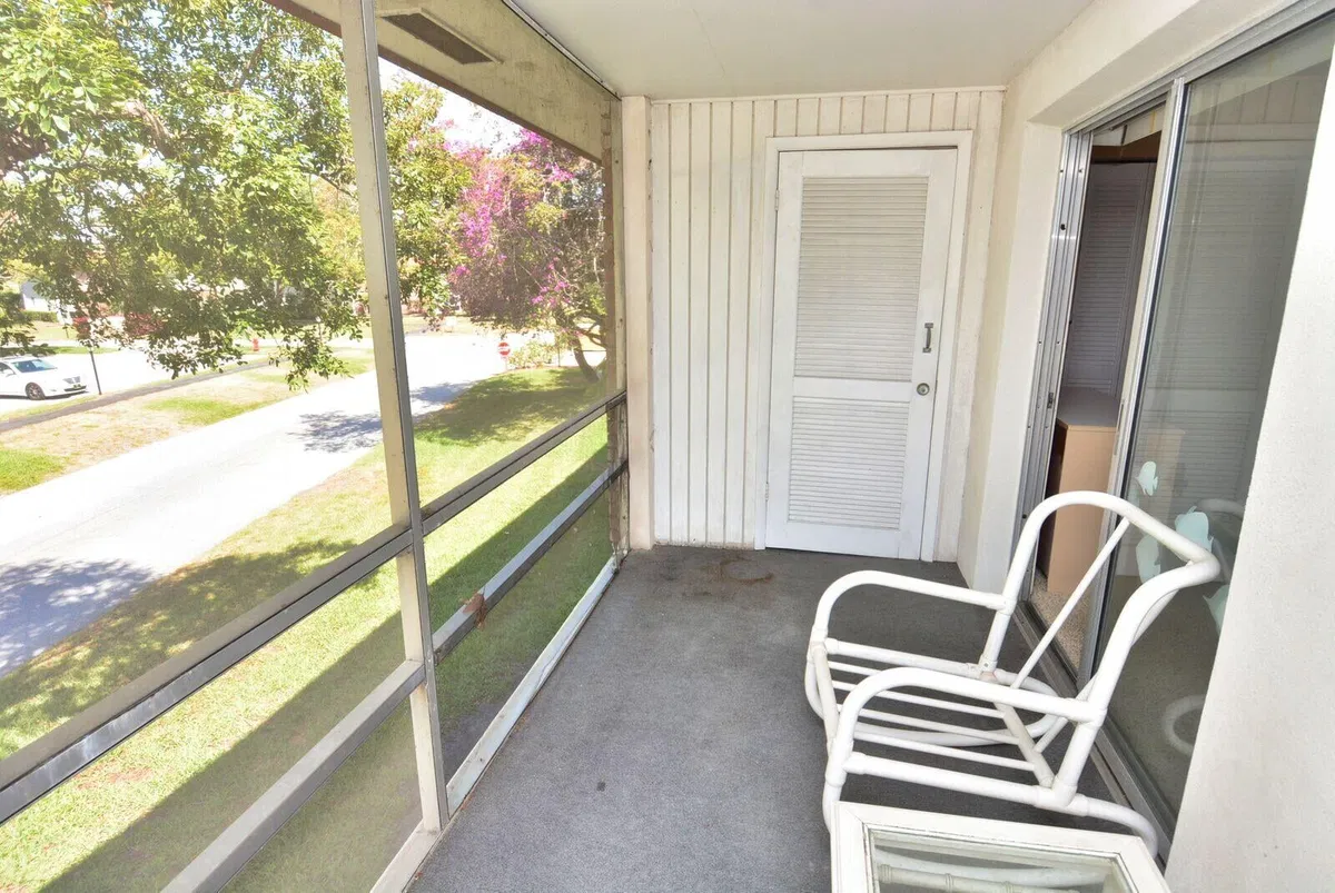 Unit 2010 photo 25