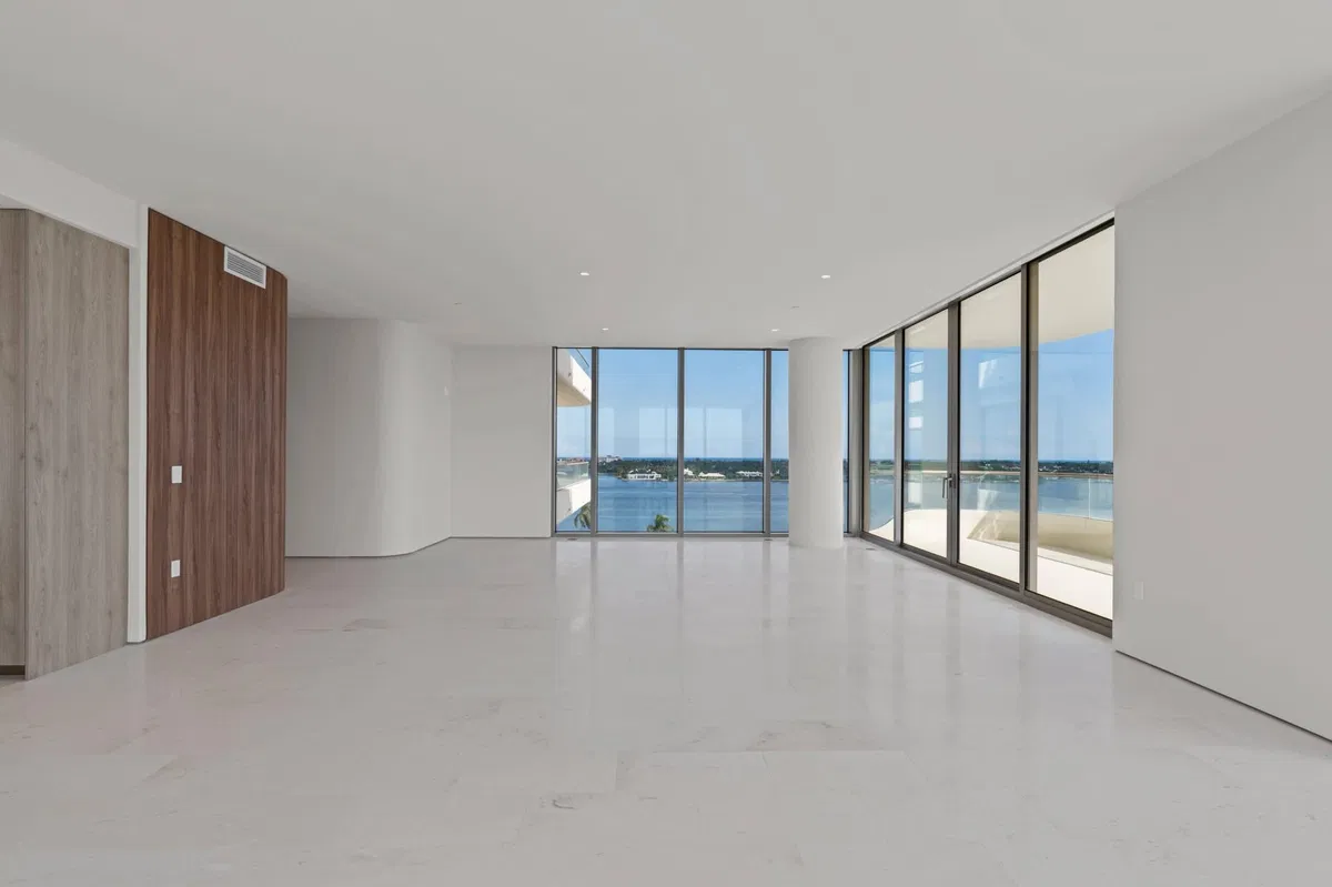 La Clara Palm Beach Unit 801 photo 4