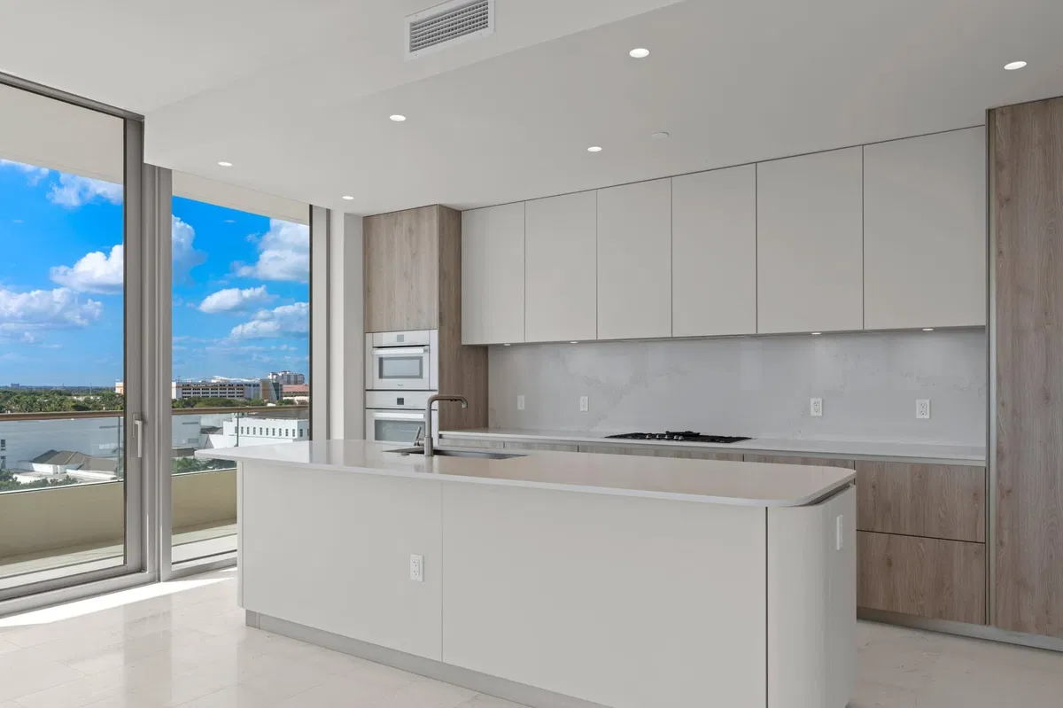 La Clara Palm Beach Unit 801 photo 16